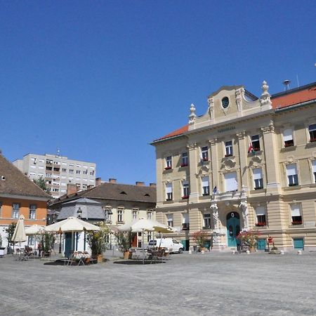 Stylish Historic Flat For 4 In Heart Of Oldbuda Βουδαπέστη Εξωτερικό φωτογραφία