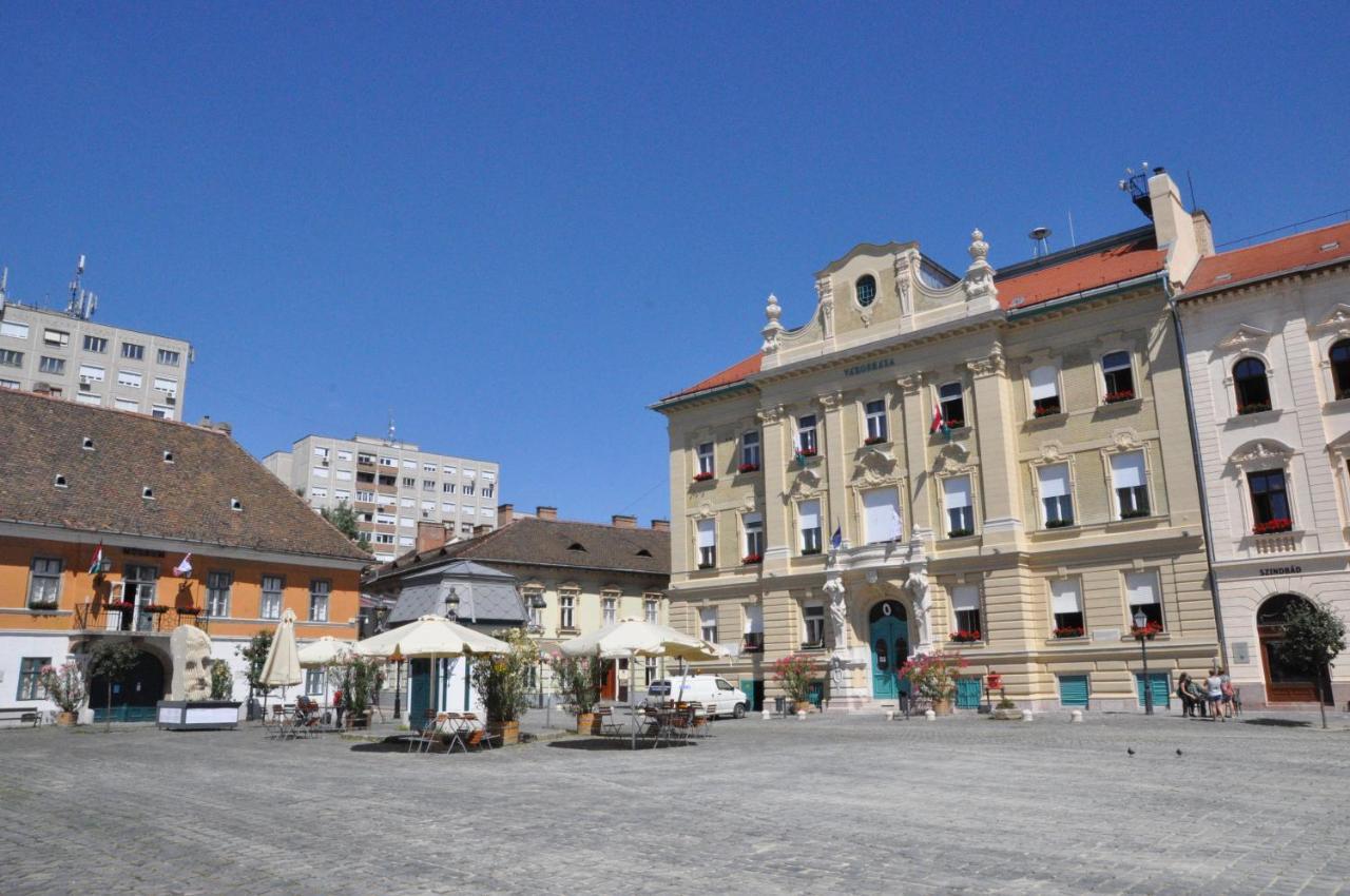Stylish Historic Flat For 4 In Heart Of Oldbuda Βουδαπέστη Εξωτερικό φωτογραφία