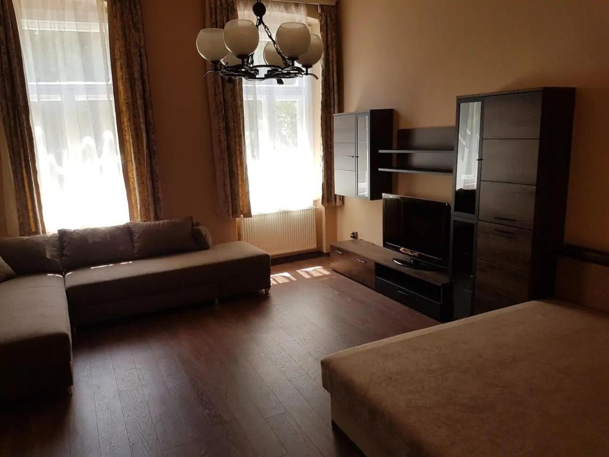 Stylish Historic Flat For 4 In Heart Of Oldbuda Βουδαπέστη Εξωτερικό φωτογραφία